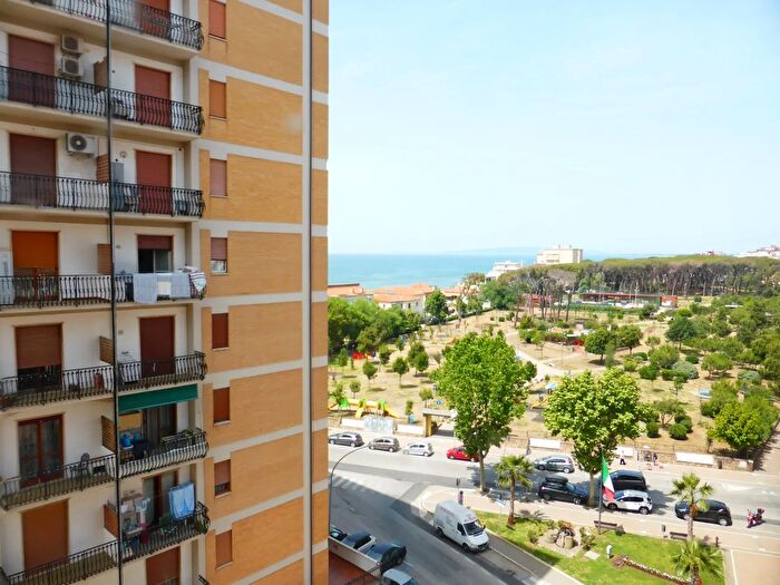 Appartamento bilocale in affitto in Via Manzoni, Follonica