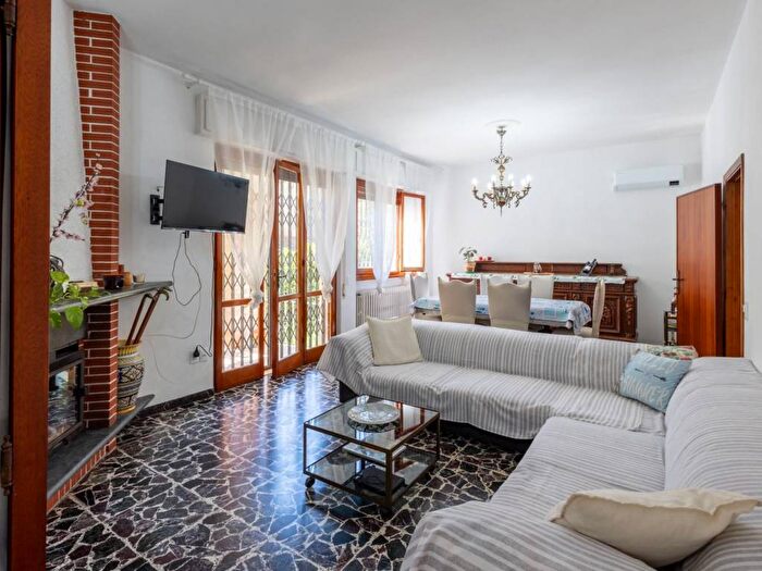 Casa con 6 locali in affitto in Via Agnelli Forte dei Marmi, Centro, Forte dei Marmi