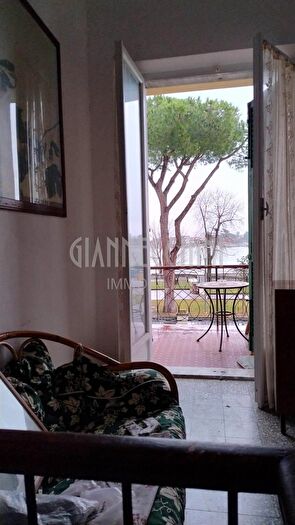 Appartamento con 6 locali in affitto in Ameglia