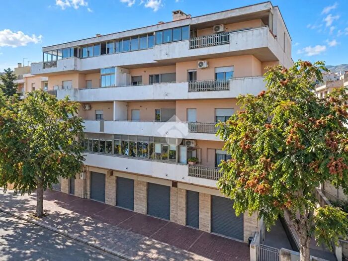 Appartamento trilocale in vendita in Via dei Frentani, Francavilla Al Mare