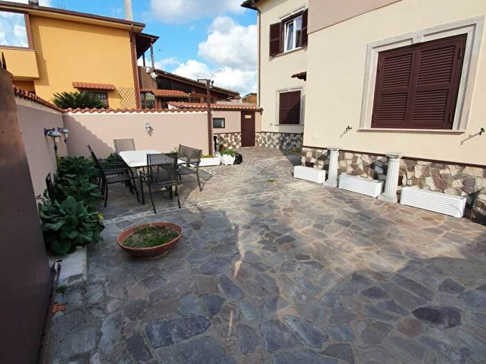 Casa con 6 locali in affitto in Via Braccianense, Osteria Nuova, Roma
