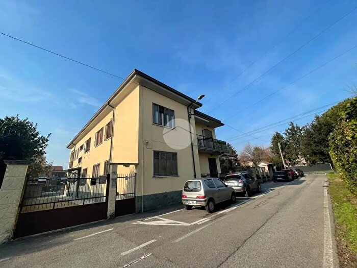 Appartamento trilocale in vendita in Via Gerolamo Savonarola, Cesano Maderno