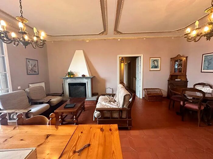 Appartamento quadrilocale in affitto in Via Castello, Follo