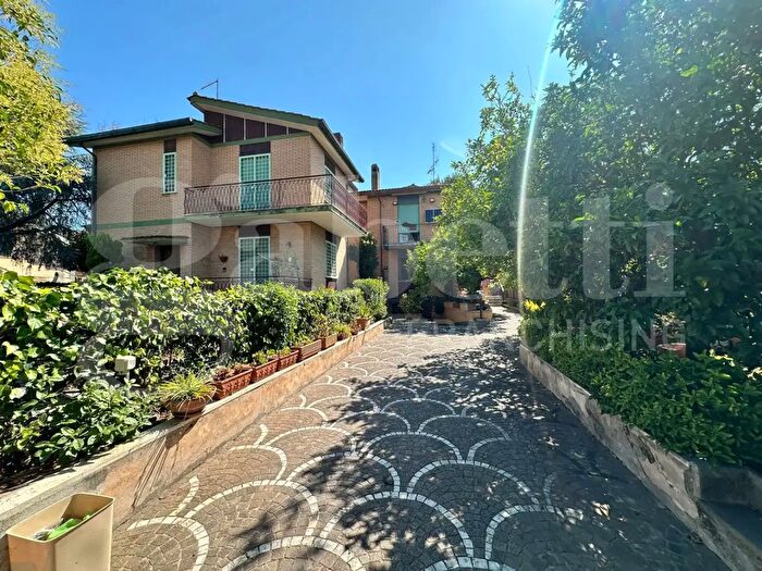 Casa quadrilocale in vendita in Via Dora Baltea, Ardea