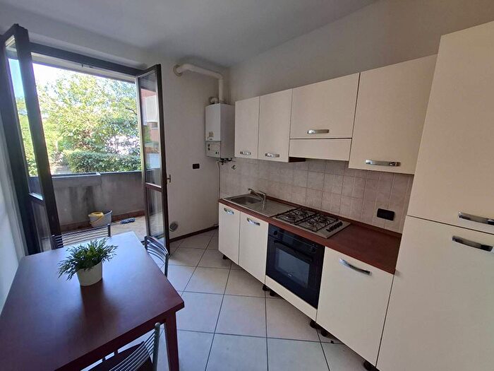 Appartamento trilocale in affitto in Via Trincea delle Frasche, Desio