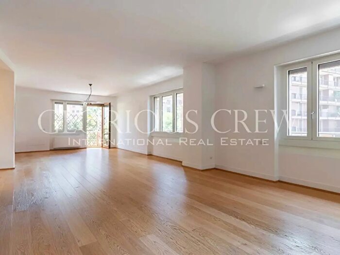 Appartamento con 5 locali in vendita in Via Giuseppe Frua, Milano