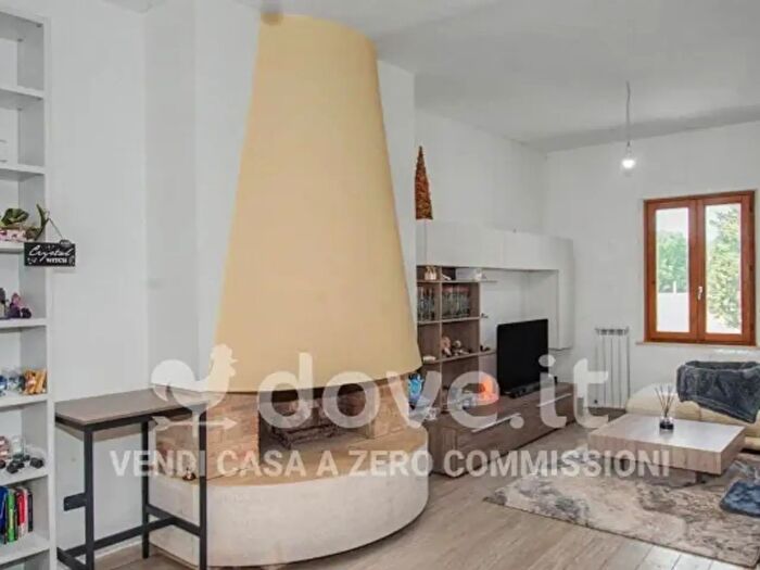 Casa trilocale in vendita in Località Cascina, Castiglione Del Lago