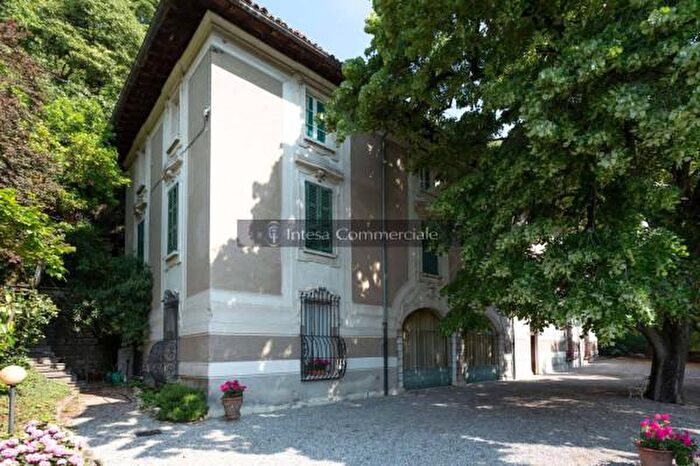Casa con 6 locali in vendita in Brescia