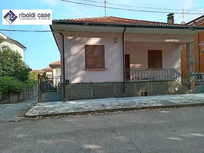 Casa con 7 locali in vendita in Cesano Maderno