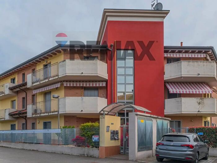 Appartamento bilocale in vendita in Via De Amicis a, Cairate