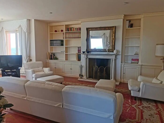 Casa con 18 locali in vendita in Civitanova Marche