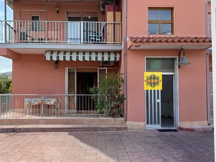 Casa trilocale in vendita in Avola