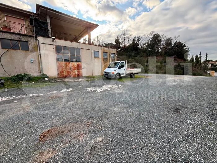 Appartamento con 5 locali in vendita in Strada Provinciale Collacchia, Gavorrano