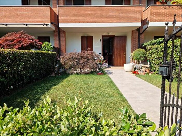 Casa con 5 locali in vendita in Via Marziale Cerutti h, Lonato
