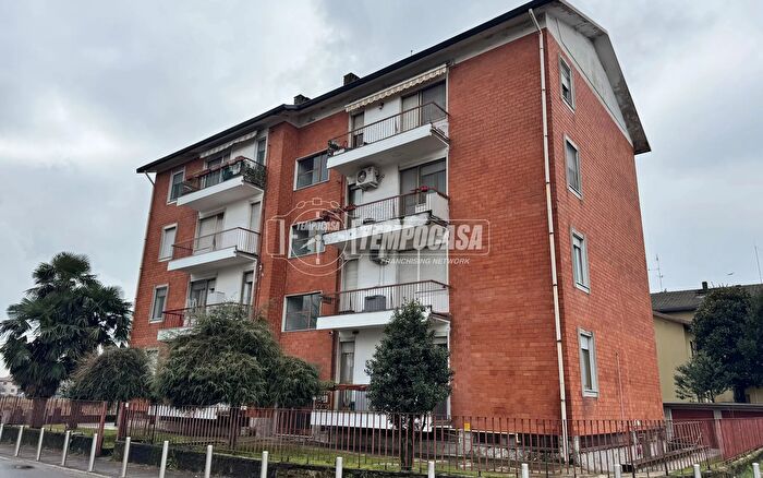 Appartamento trilocale in vendita in Via XXV Aprile, Ossona