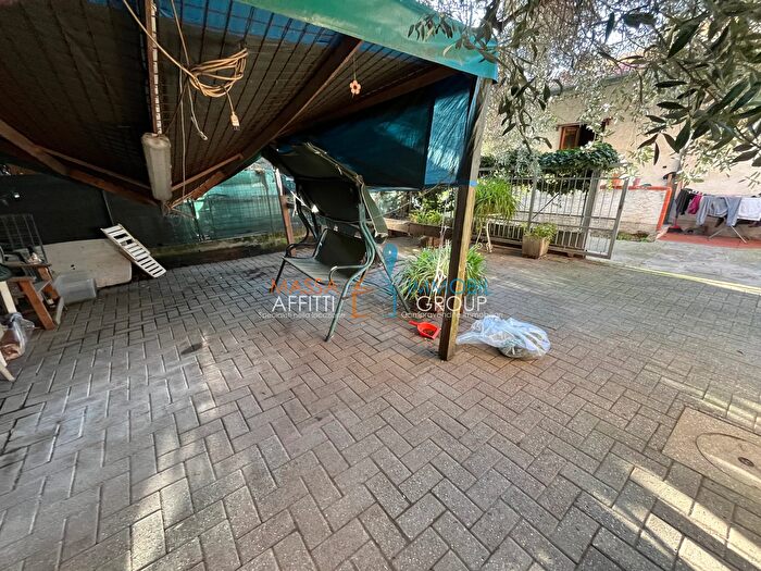 Appartamento bilocale in vendita in Via Paolini, Massa