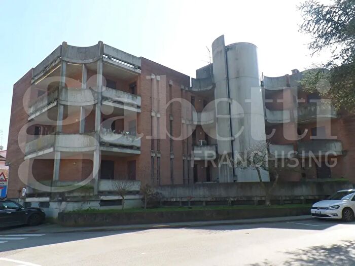 Appartamento quadrilocale in vendita in Via della Libertà, Bondeno