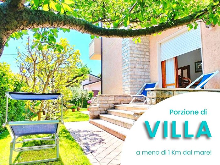 Casa con 5 locali in affitto in Via Dante Alighieri, Pietrasanta