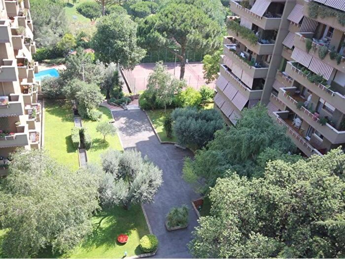 Appartamento con 6 locali in affitto in Tintoretto, Roma
