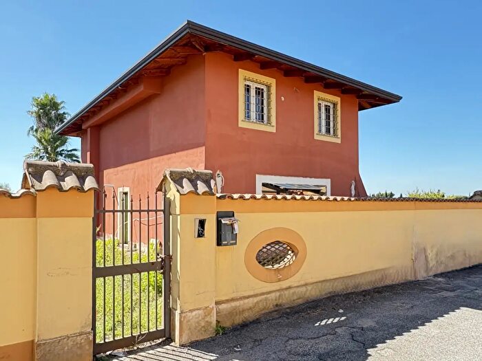Casa con 6 locali in vendita in Via Arborea, Roma