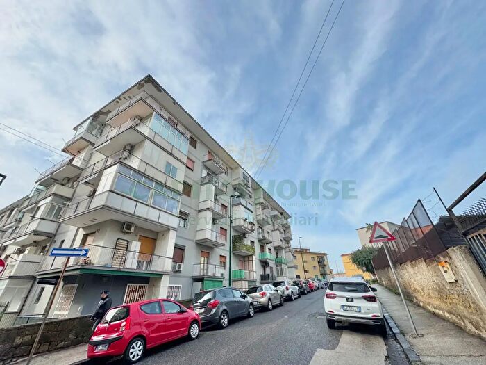 Appartamento quadrilocale in vendita in Via Ascanio, Napoli