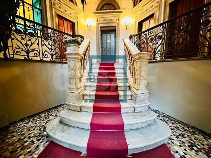 Appartamento quadrilocale in affitto in Via Abbondio Sangiorgio, Milano