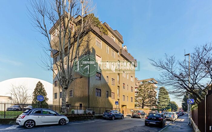 Appartamento quadrilocale in vendita in Via Mattei, Segrate