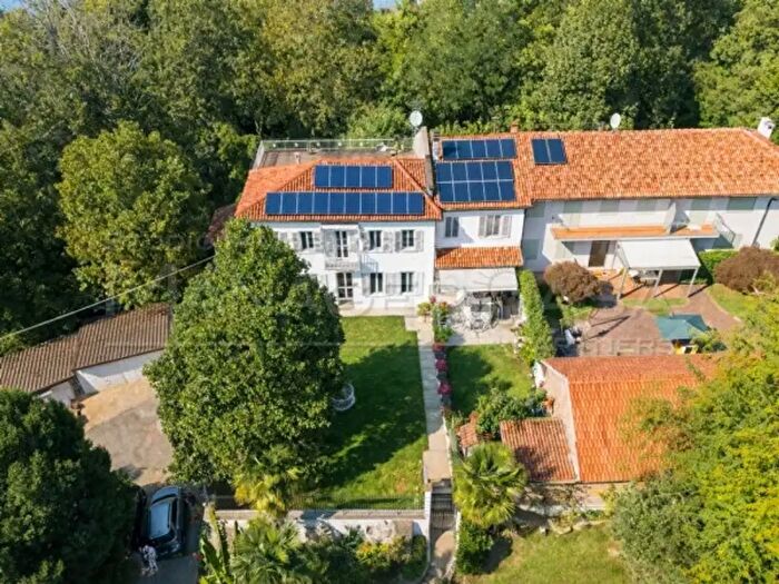 Casa con 6 locali in vendita in Strada dei Ronchi, Torino