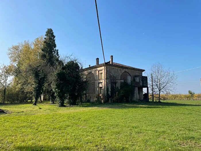 Casa con 16 locali in vendita in Via Molino di Sotto, SantAgata Bolognese