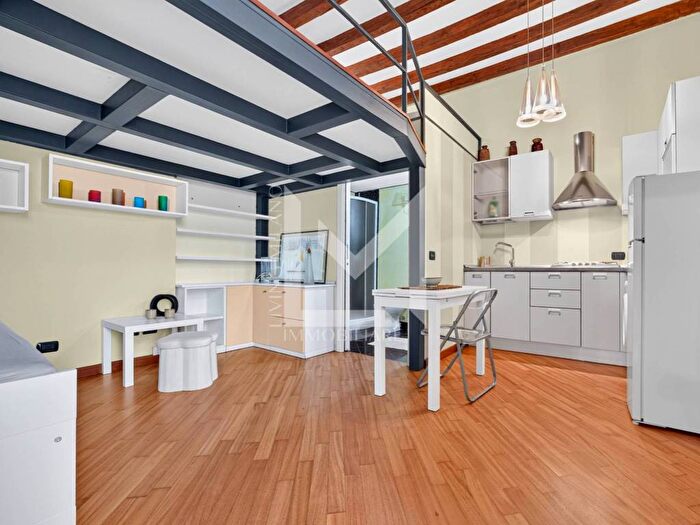 Appartamento monolocale in affitto in Via San Calocero, Corso Genova, Milano