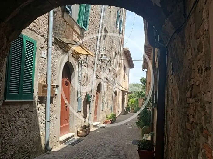 Appartamento con 5 locali in vendita in Vicolo delle Scuole, Fabrica Di Roma