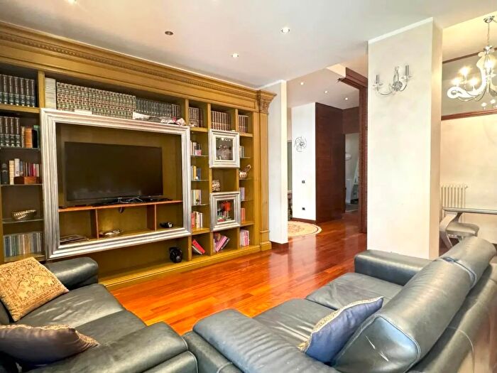 Appartamento con 5 locali in vendita in Via S M Imperio, Vibo Valentia