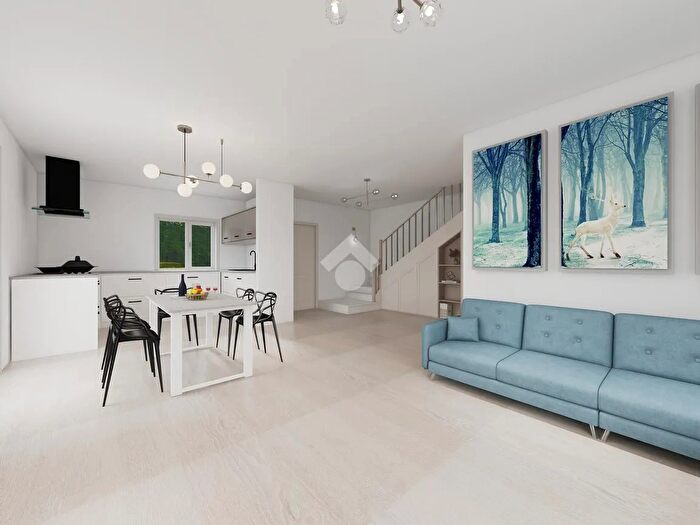 Casa con 5 locali in vendita in in Zona Residenziale Tranquilla, Castel DAzzano