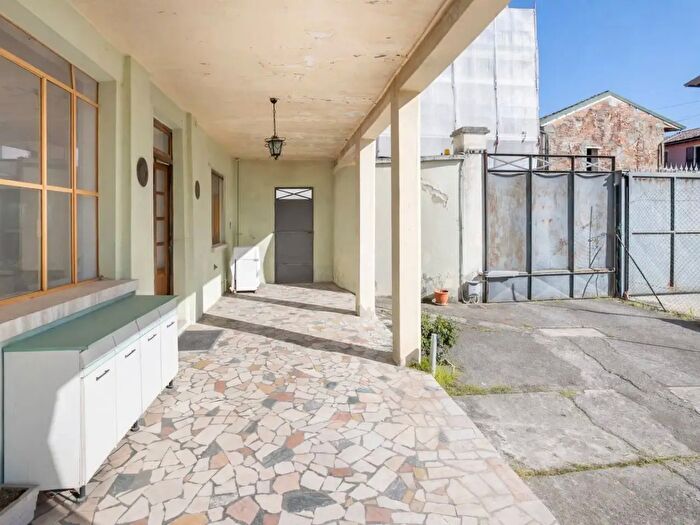 Appartamento con 9 locali in vendita in Via Solferino, Borgo San Giacomo