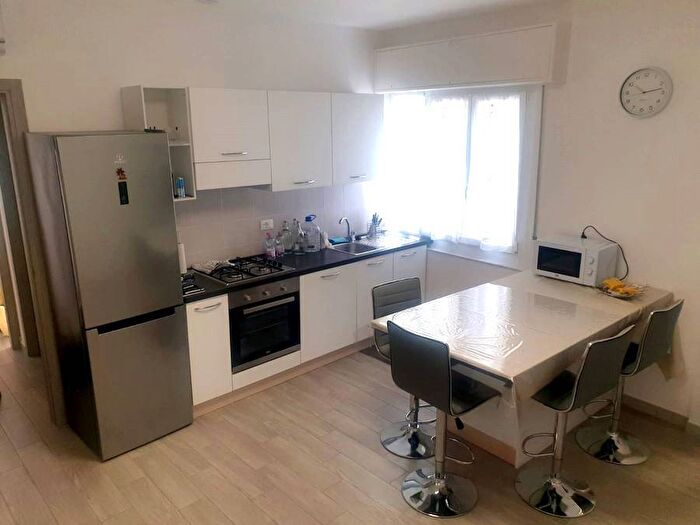 Appartamento bilocale in affitto in Via M Castelli, Centro, Finale Ligure