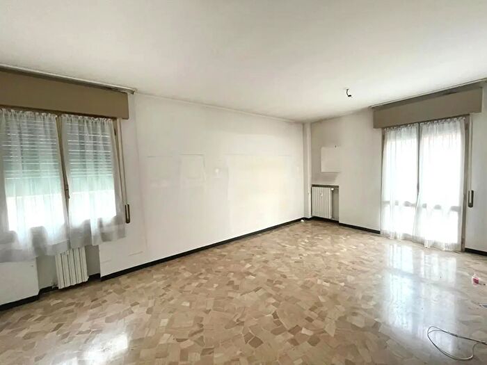 Appartamento con 6 locali in vendita in Lorenzo Ghiberti, Bologna