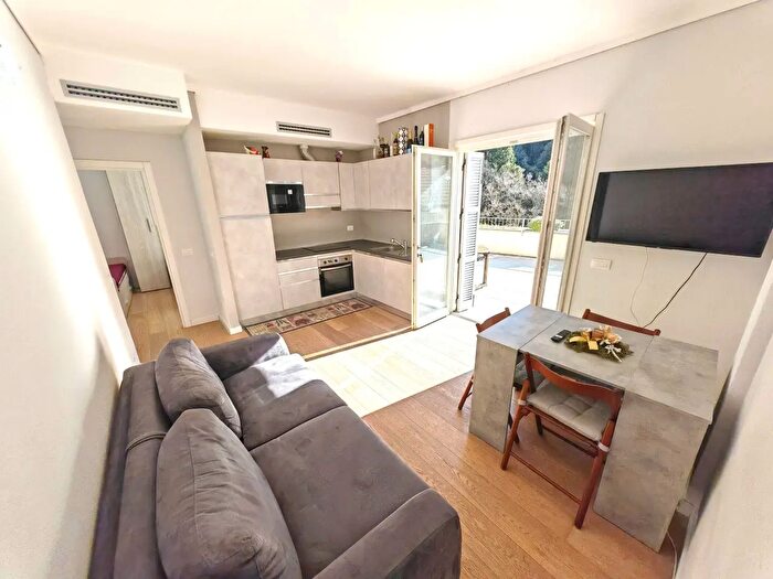 Appartamento bilocale in vendita in Via Cantarena, Arenzano