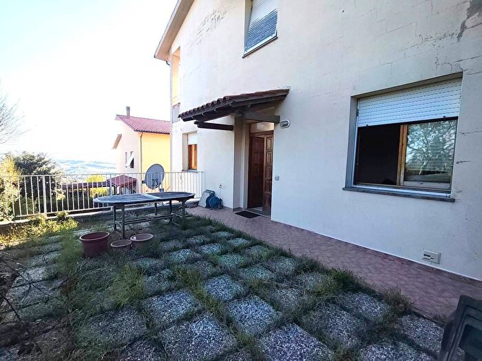 Appartamento con 6 locali in vendita in Via della Pieve Vecchia, Pomarance