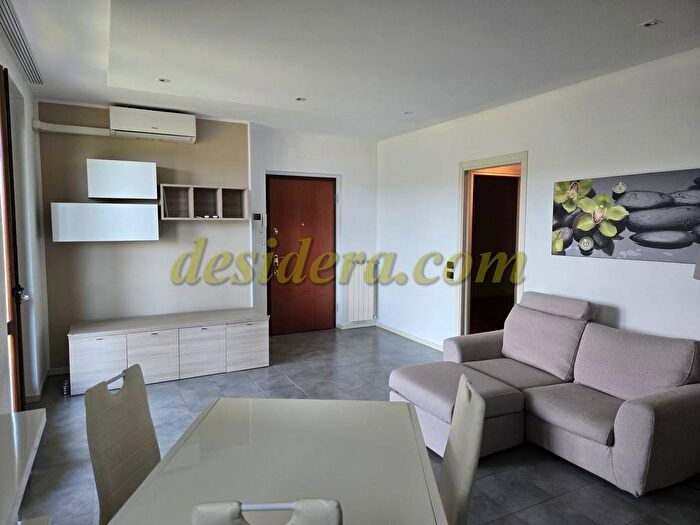 Appartamento trilocale in affitto in Via Gerbiasco, Mercallo