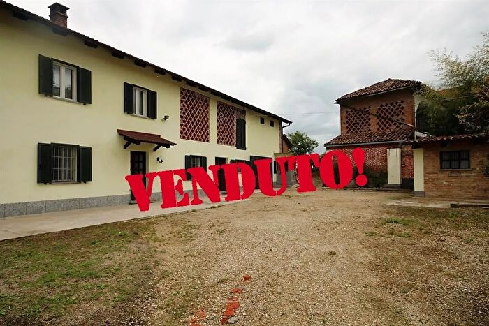 Casa con 7 locali in vendita in Neive, Neive