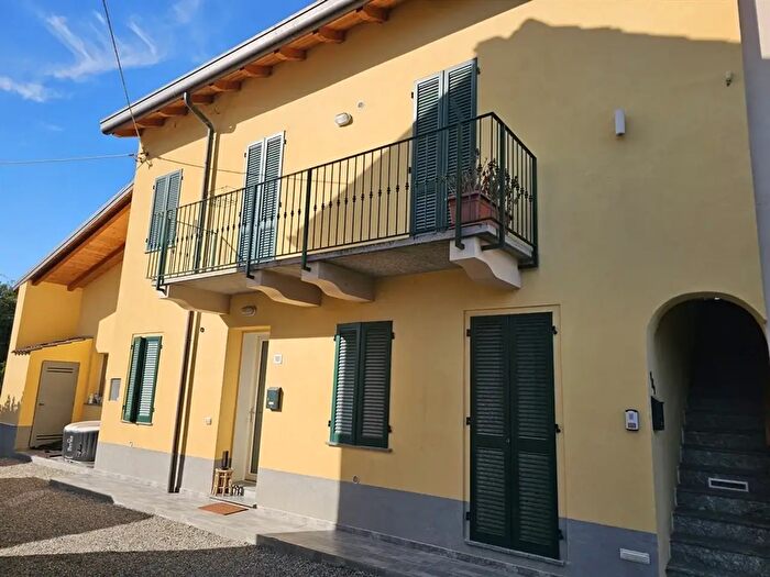 Appartamento trilocale in affitto in Vicolo Luigi Rho, Meda