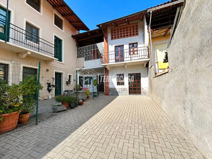 Casa quadrilocale in vendita in Via Arciprete Curbis, Borgomasino