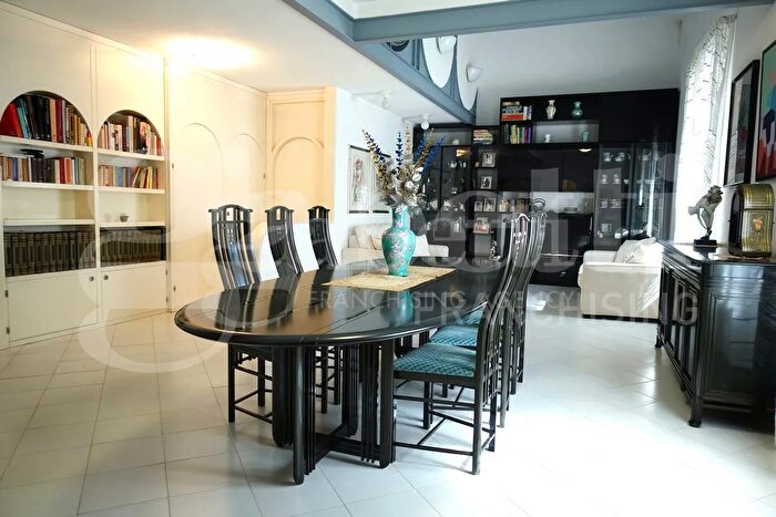 Appartamento con 7 locali in vendita in Via Giacomelli, Follonica