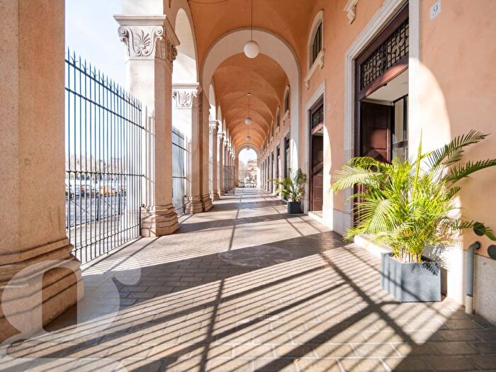 Appartamento con 6 locali in affitto in Lungotevere dei Vallati, Ghetto Portico dOttavia, Roma