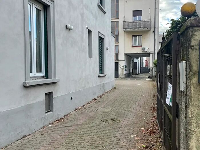 Appartamento bilocale in vendita in Via Ginevrina Fossato, Cantu