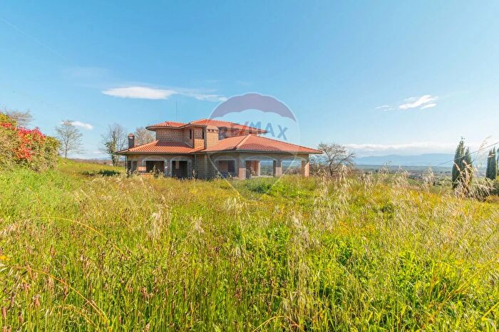 Casa con 6 locali in vendita in Via dei Melograni Snc, Fabrica Di Roma