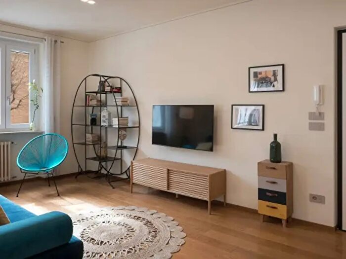 Appartamento trilocale in affitto in Viale Legioni Romane, Milano
