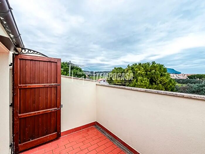 Appartamento trilocale in vendita in Via Sorrento, Numana