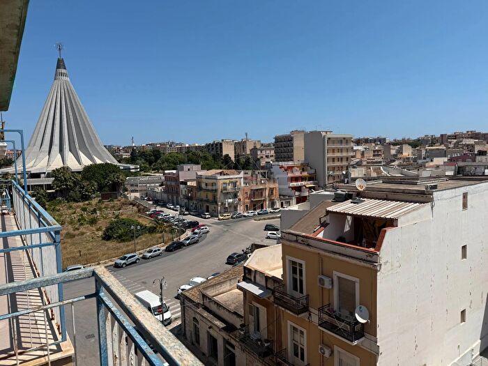 Appartamento trilocale in vendita in Corso Timoleonte, Siracusa