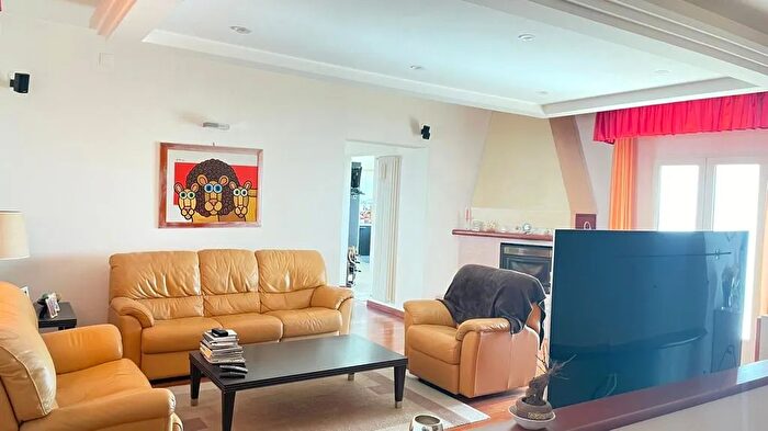 Casa con 10 locali in vendita in Monte SantAngelo